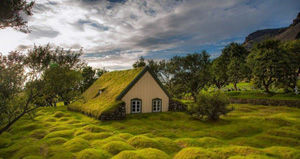 Последняя дерновая церковь в Исландии