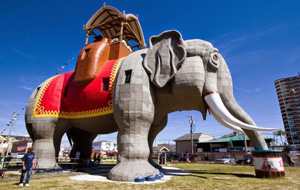 Шестиэтажная слониха Люси