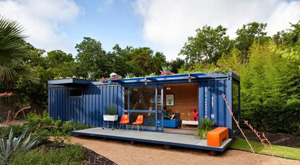 Гостиный домик из контейнера