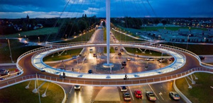 Уникальный круглый парящий мост Hovenring в Нидерландах